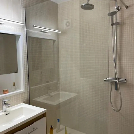 Les Pieds Dans L'eau Apartment