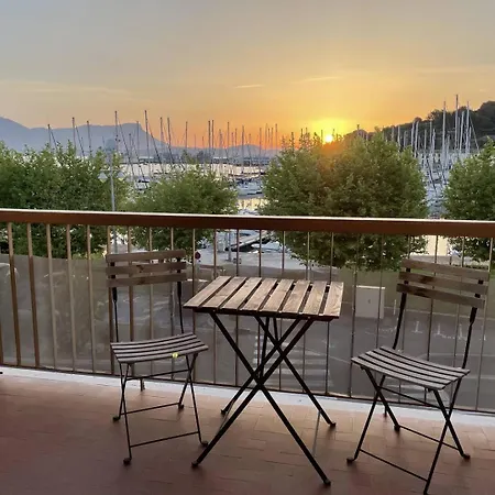 Apartment Les Pieds Dans L'eau Saint-Mandrier-sur-Mer